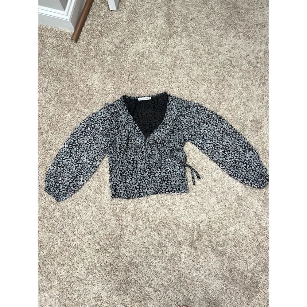 Abercrombie & Fitch Floral puff sleeve wrap tie ruffle v-neck blouse top